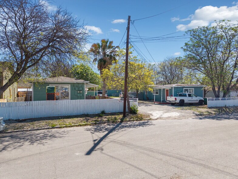 Primary Photo Of 204 Hunstock Ave, San Antonio Multifamily For Sale