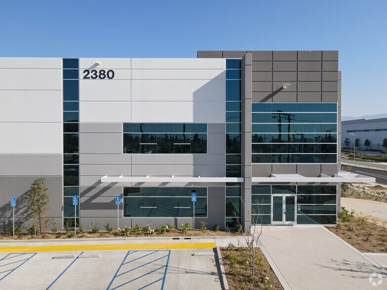 More Photos Of 2380 W Base Line Rd, Fontana Distribution For Lease