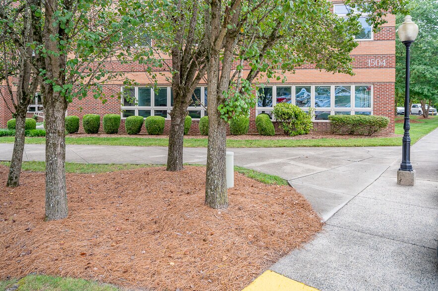 More Photos Of 1504 E Franklin St, Chapel Hill Medical For Sale