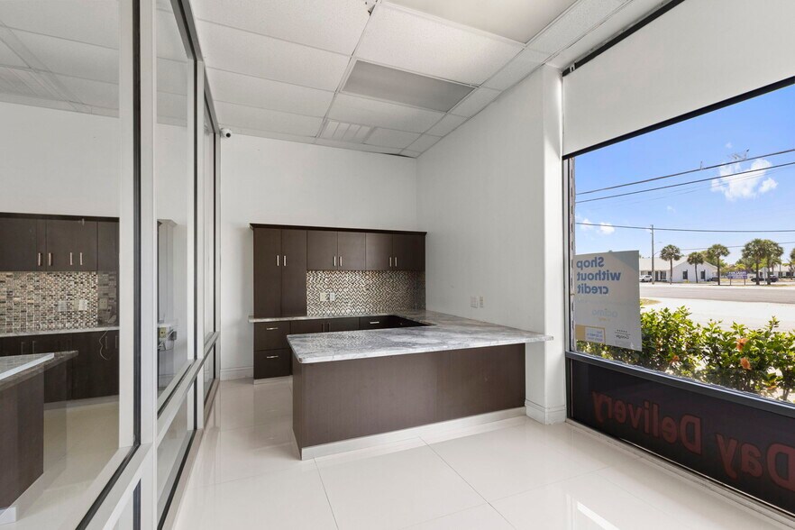 More Photos Of 11425 N 66th St, Largo Showroom For Lease