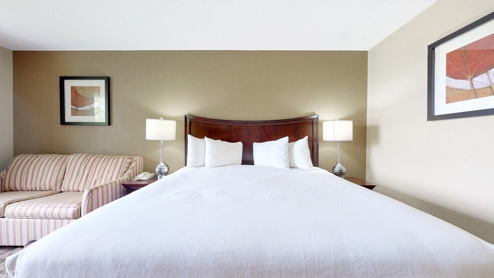 More Photos Of 6 Traders Cir, Normal Hotel For Sale