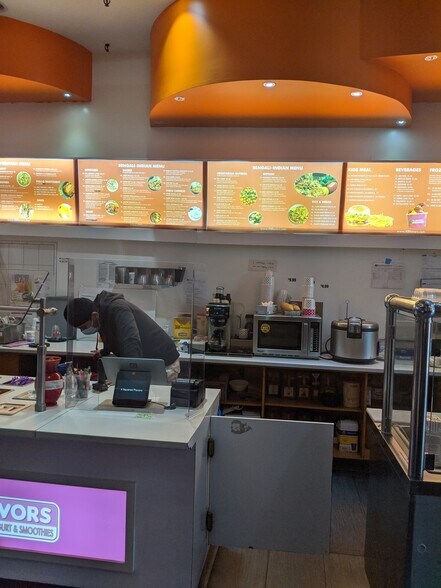 More Photos Of 45-12 Greenpoint Ave, Sunnyside Restaurant For Lease