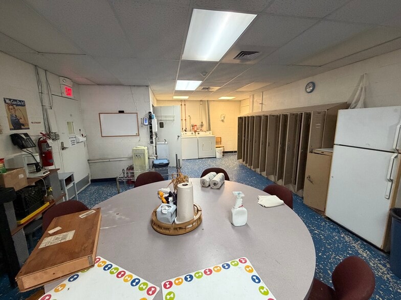 More Photos Of 4750 Clifton Rd, Temple Hills Warehouse For Sale