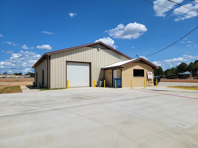 Primary Photo Of 1604 S Moody St, White Oak Warehouse For Lease
