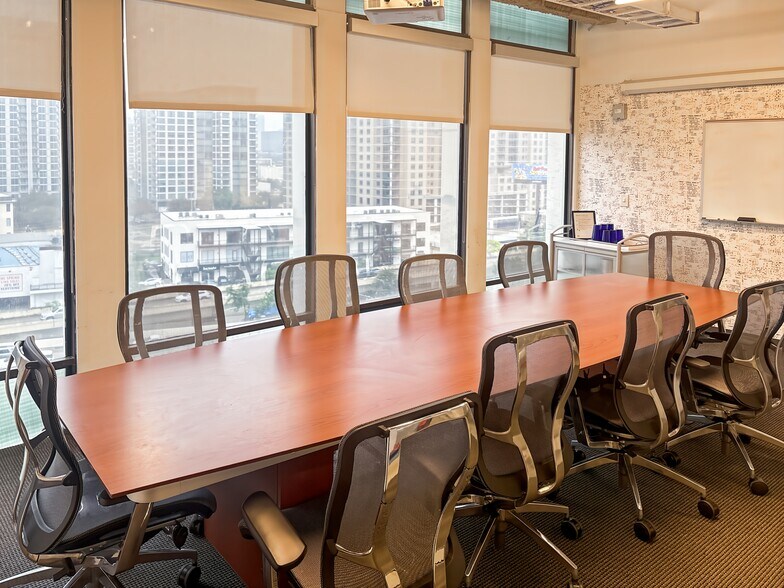 More Photos Of 2100 West Loop South, Houston Coworking Space