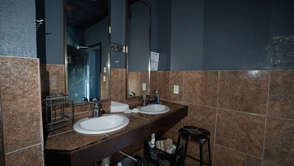 More Photos Of 5110 Washington Ave, Houston Storefront For Lease