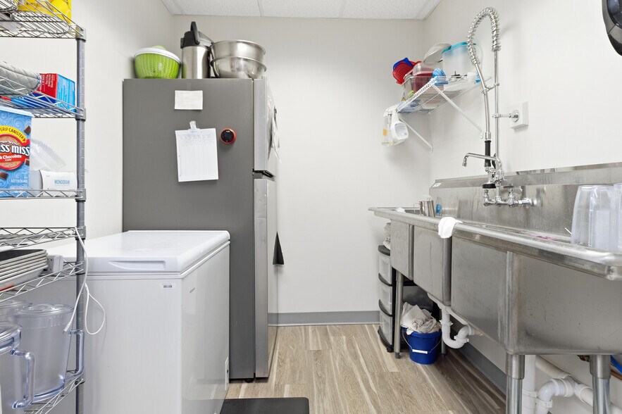 More Photos Of 105 Duncan Rd, Marlinton Office For Sale