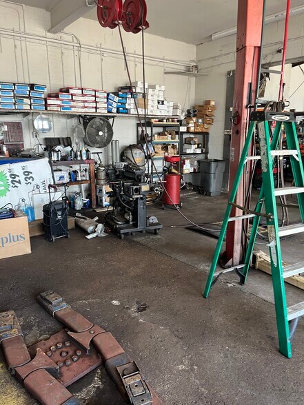 More Photos Of 2285 Crain Hwy, Waldorf Auto Repair For Sale