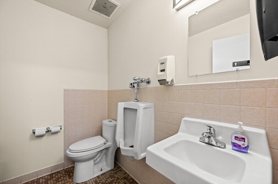 More Photos Of 333 N 300 W, Salt Lake City Loft Creative Space For Sale