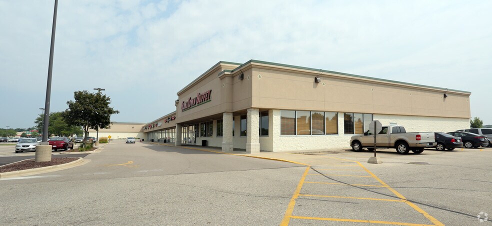More Photos Of 2900 Deerfield Dr, Janesville General Retail For Lease
