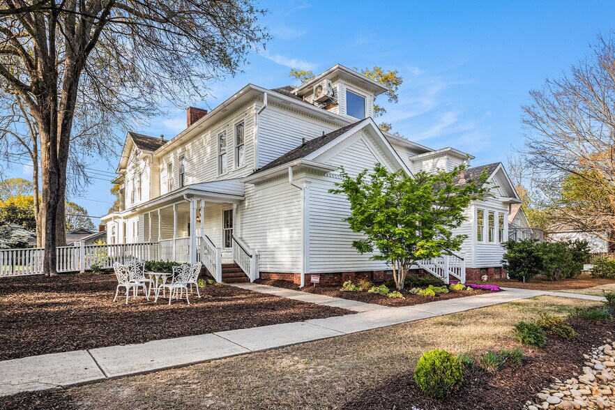 More Photos Of 410 E Church St, Monroe Hospitality For Sale