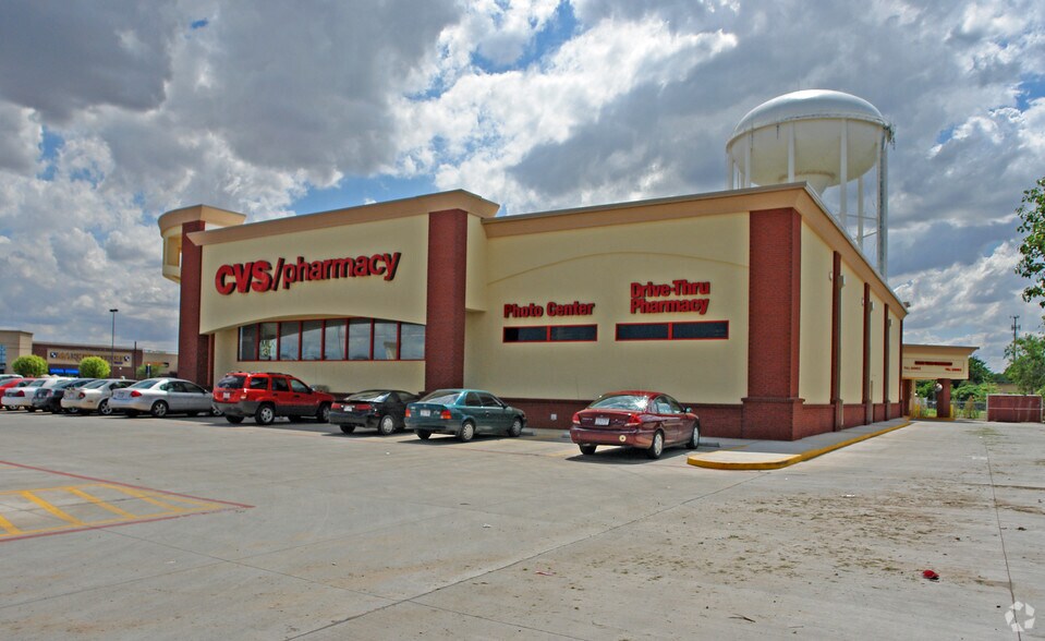 More Photos Of 3402 50th St, Lubbock Drugstore For Lease
