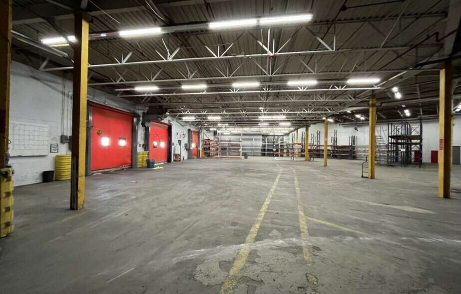 More Photos Of 128 Old Brickyard Ln, Berlin Manufacturing For Lease