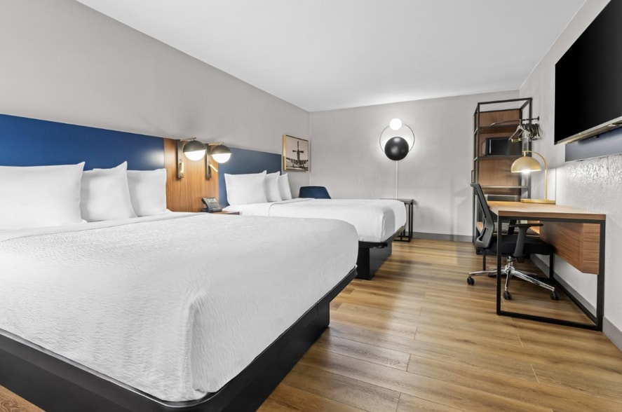 More Photos Of 4870 University Dr NW, Huntsville Hotel For Sale