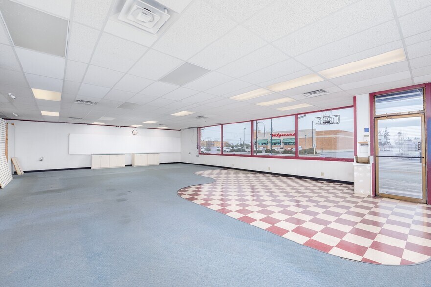 More Photos Of 445 W Washington St, Sequim General Retail For Lease