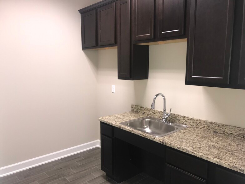 More Photos Of 202 Industrial Blvd, Sugar Land Loft Creative Space For Lease