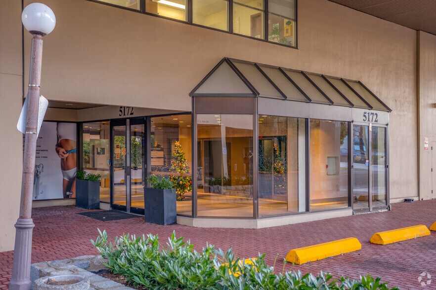 More Photos Of 5172 Kingsway, Burnaby Office For Lease
