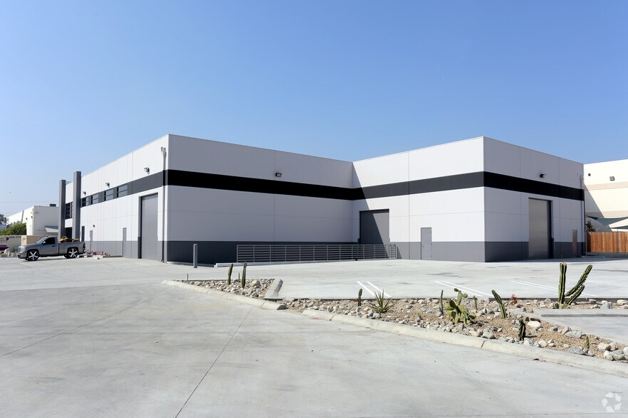 More Photos Of 4730 Littlejohn St, Baldwin Park Warehouse For Lease