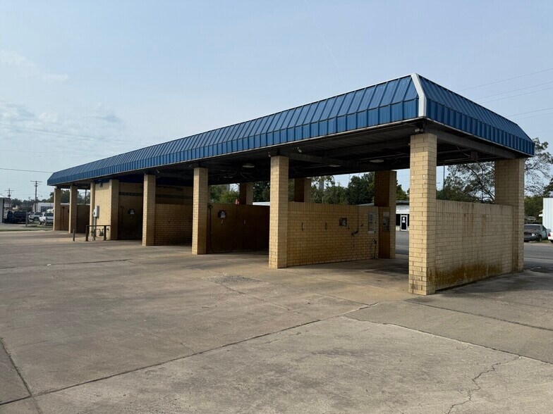 More Photos Of 604 N Main St, Stuttgart Carwash For Sale