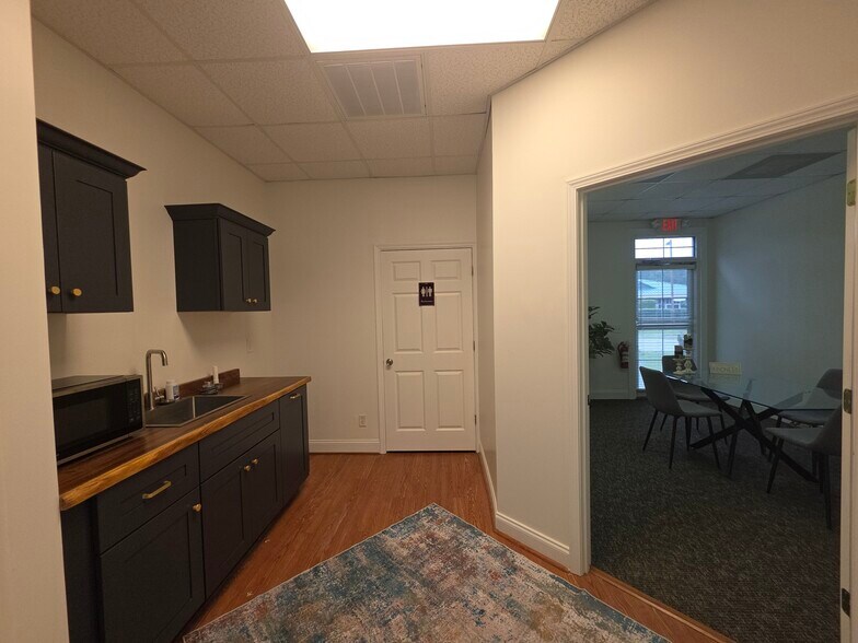 More Photos Of 149 Riverwalk Blvd, Ridgeland Storefront Retail Office For Lease