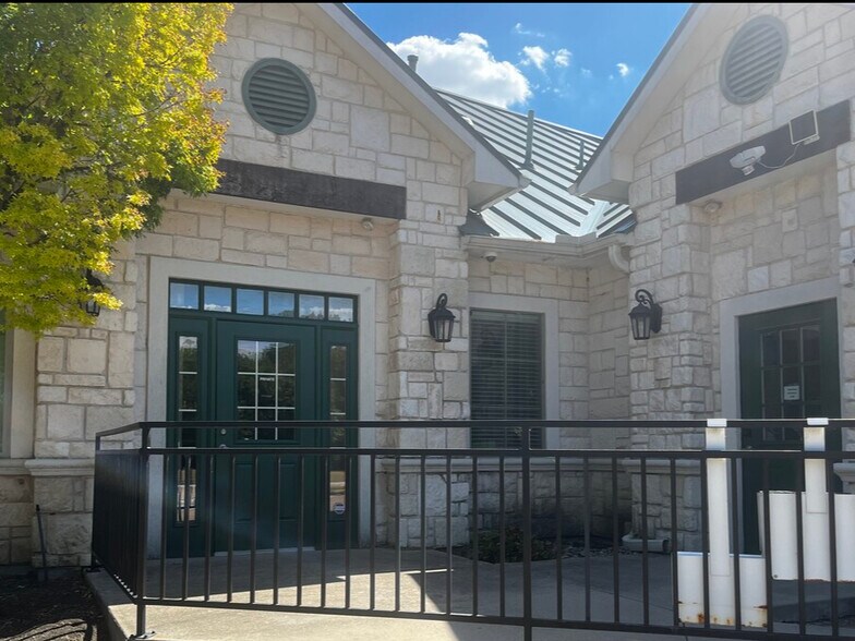 More Photos Of 305 W Spring Creek Pky, Plano Medical For Sale