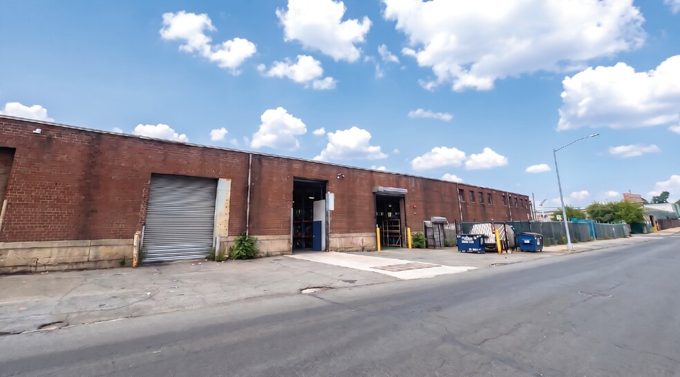 Primary Photo Of 600 E 132nd St, Bronx Manufacturing For Lease