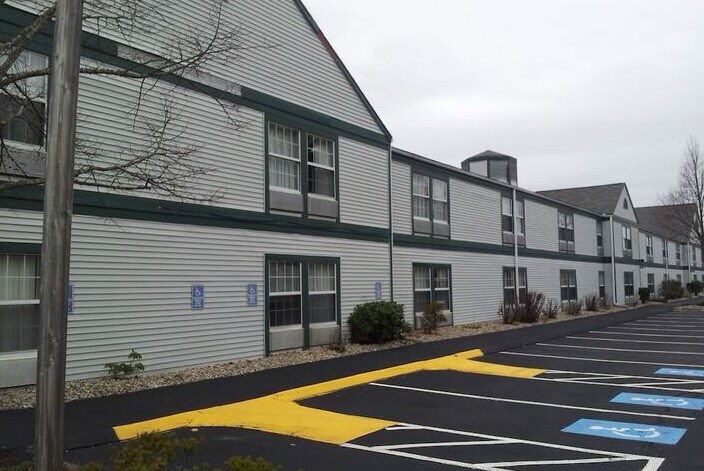 More Photos Of 171 Faunce Corner Mall Rd, Dartmouth Hotel For Sale