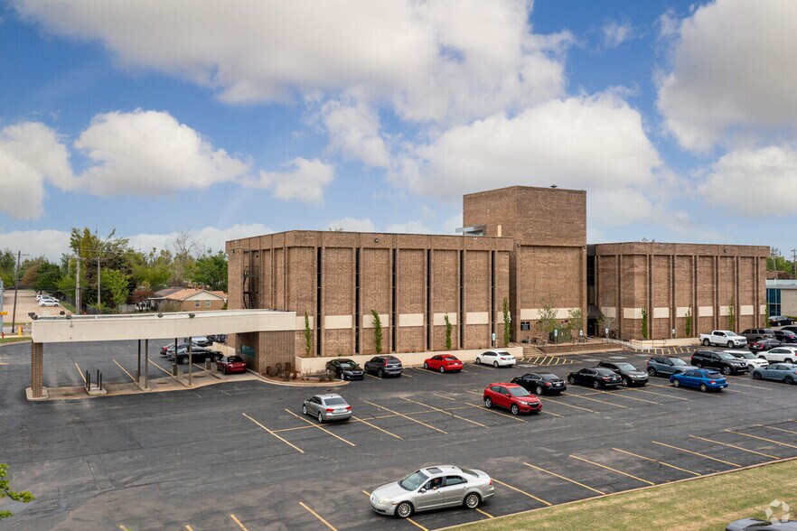 More Photos Of 5700 N Portland Ave, Oklahoma City Medical For Sale