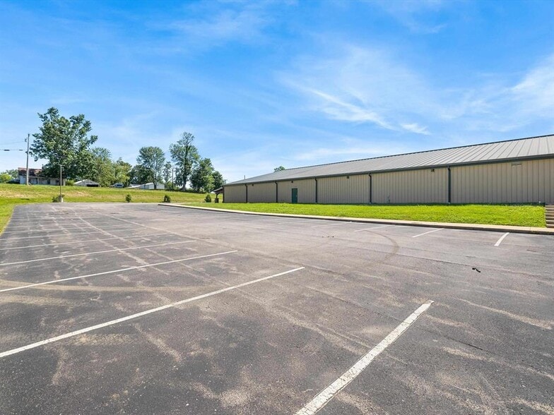 More Photos Of 6976 W Louisville Ln, Owensboro Light Manufacturing For Sale