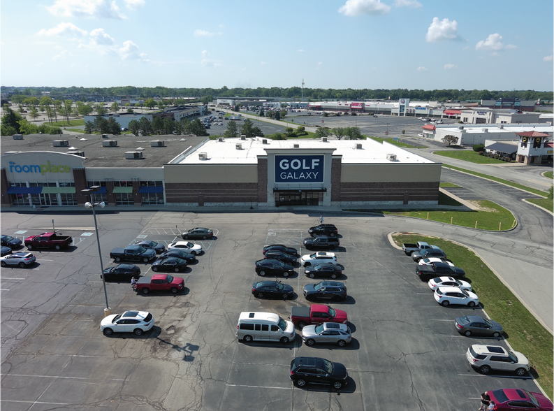 More Photos Of 5641 E 86th St, Indianapolis Restaurant For Lease