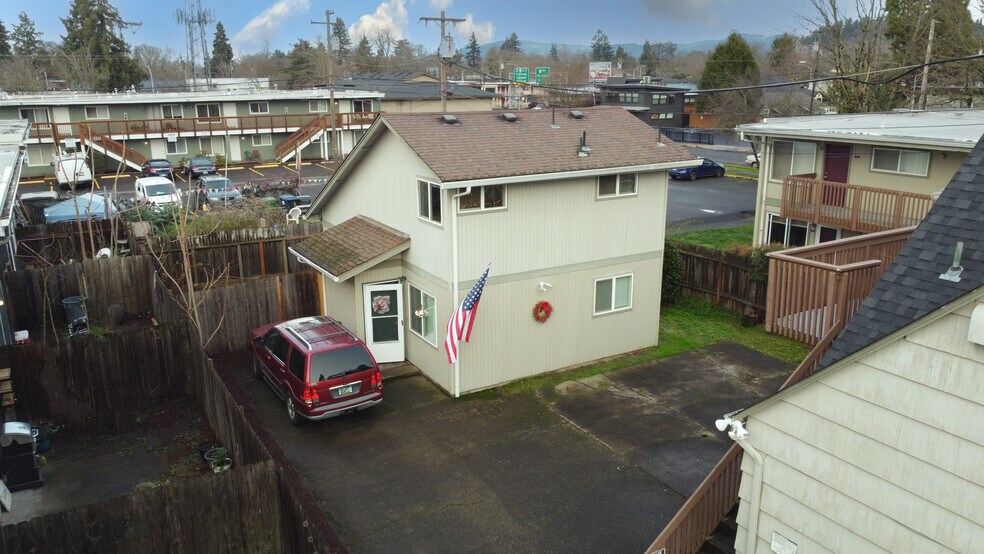 More Photos Of 1233 W 8th Ave, Eugene Apartments For Sale
