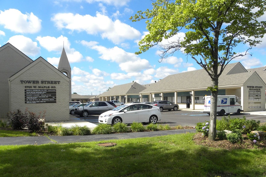 Primary Photo Of 5755 W Maple Rd, West Bloomfield Medical For Lease
