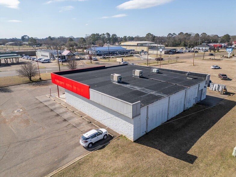 More Photos Of 245 Alabama St, Columbus Freestanding For Sale