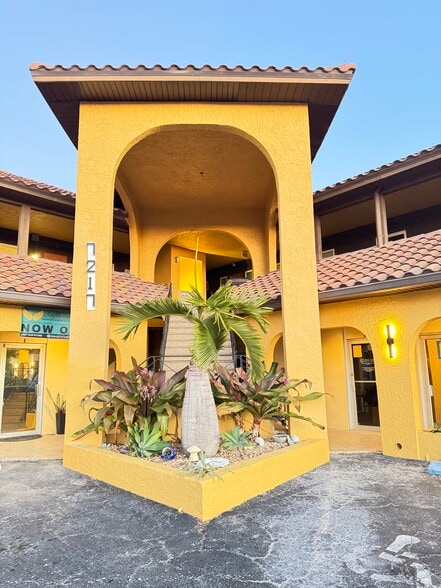 Primary Photo Of 7217 Gulf Blvd, Saint Petersburg Apartments For Lease