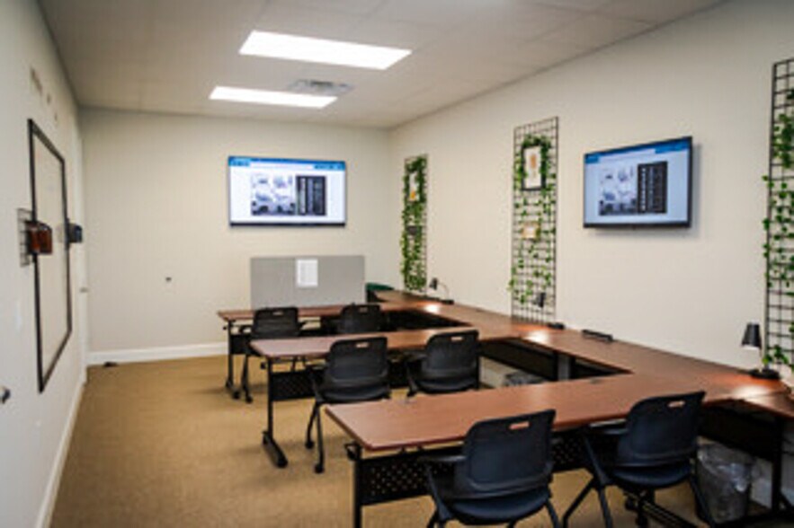 More Photos Of 3129 Kingsley Dr, Pearland Coworking Space