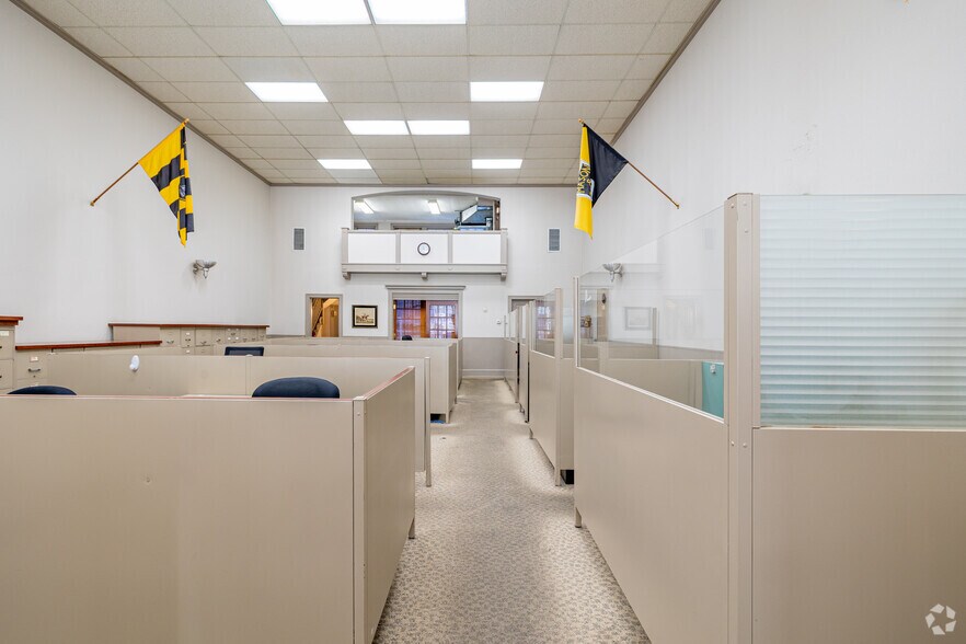 More Photos Of 23 South St, Baltimore Office For Sale