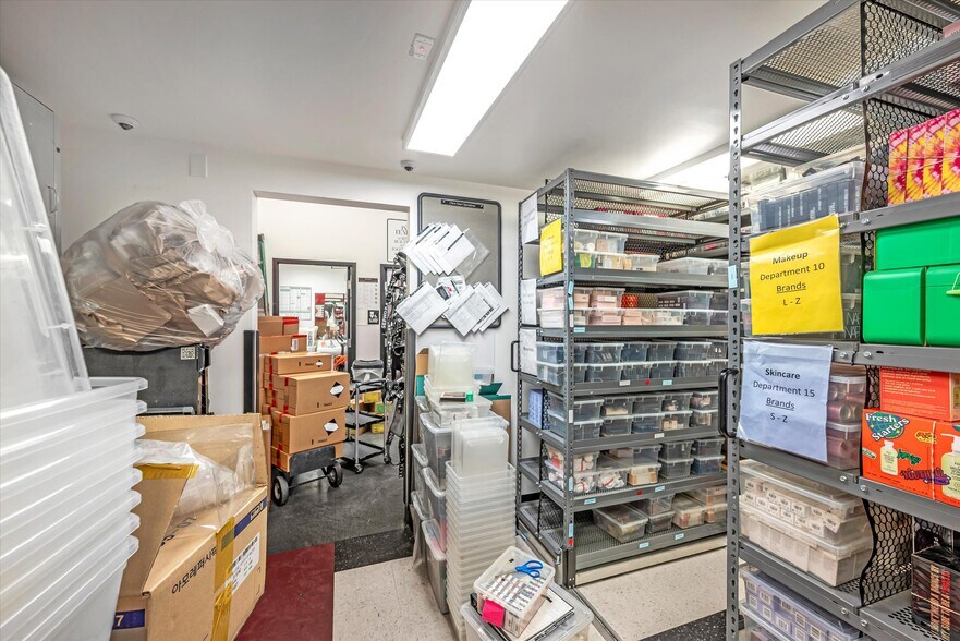 More Photos Of 3407 California St, San Francisco Storefront For Lease