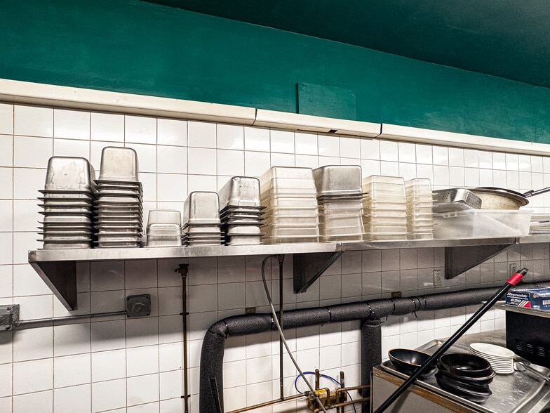 More Photos Of 646 Manhattan Ave, Brooklyn Storefront Retail Residential For Lease