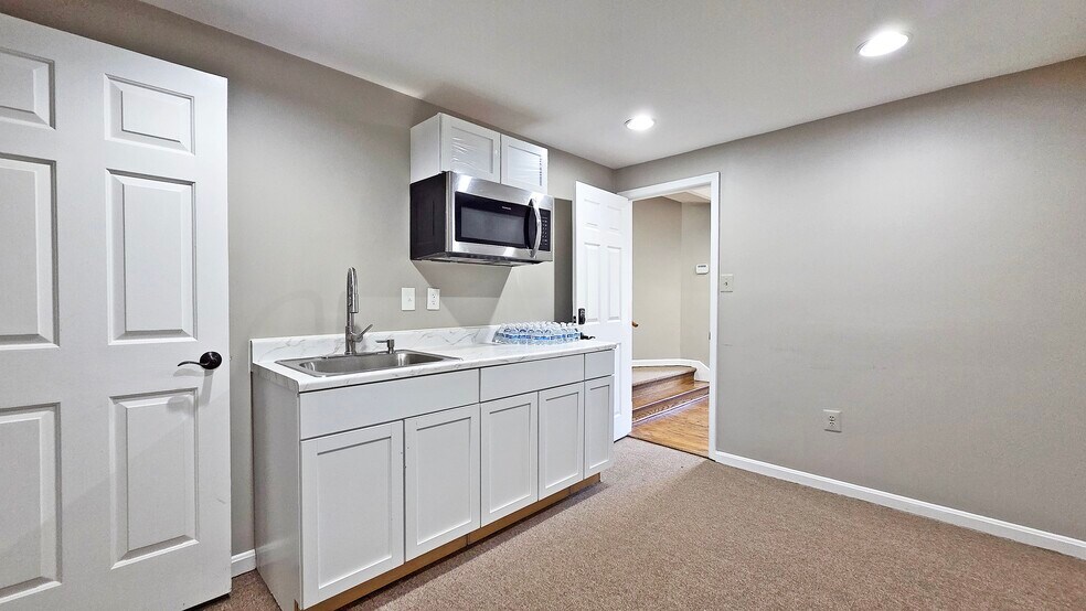 More Photos Of 1300-1302 Lafayette Dr, Alexandria Office For Lease