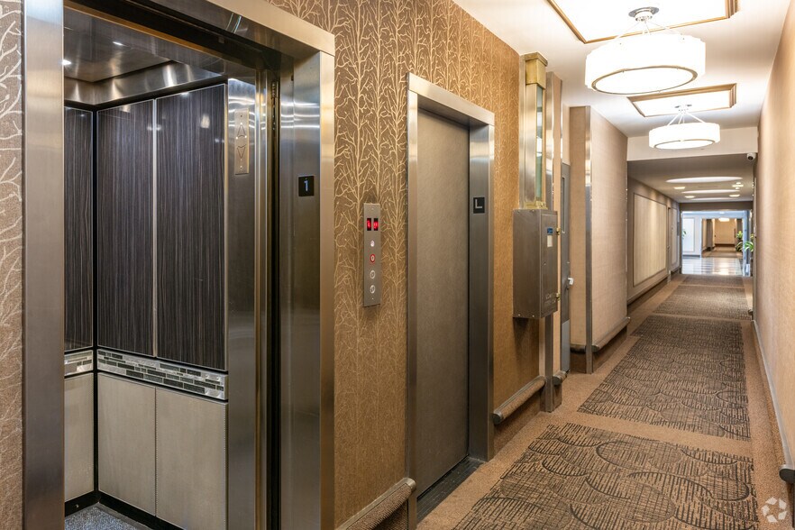 More Photos Of 30 W 60th St, New York Apartments For Lease