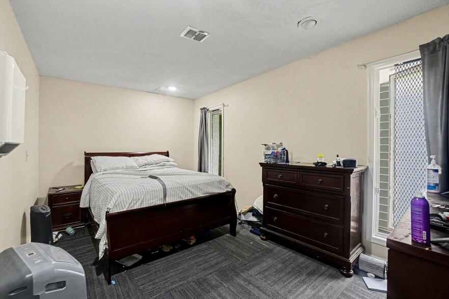 More Photos Of 4431 N 60th Ave, Omaha Office Residential For Sale