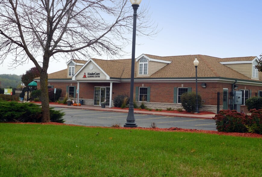 More Photos Of 3175 Hillside Dr, Delafield Daycare Center For Lease