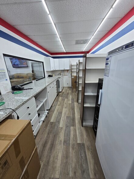 More Photos Of 14206 S Post Oak Rd, Houston General Retail For Sale