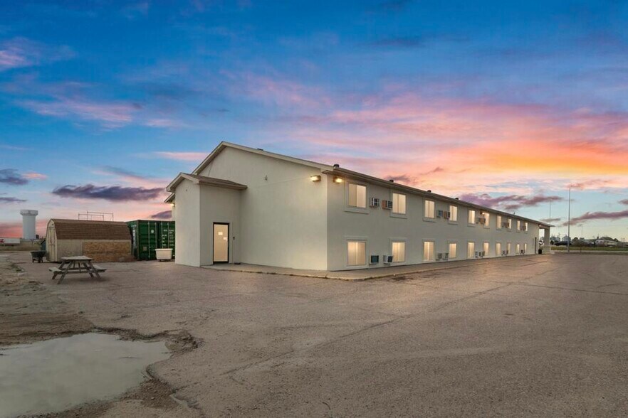 More Photos Of 1419 W 3rd St, Alliance Hotel For Sale