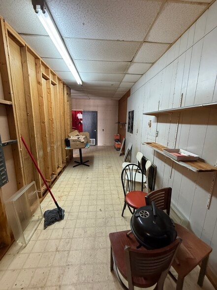 More Photos Of 100 E Upshur Ave, Gladewater Freestanding For Sale