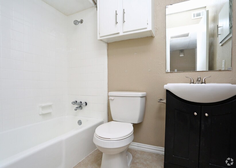 More Photos Of 5601 Birchman Ave, Fort Worth Apartments For Sale