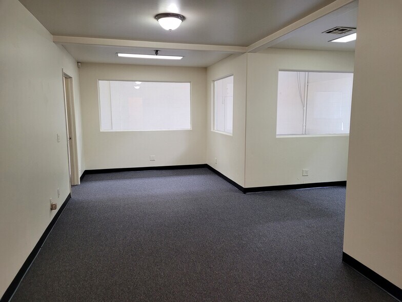 More Photos Of 1008 W Brooks St, Ontario Warehouse For Lease