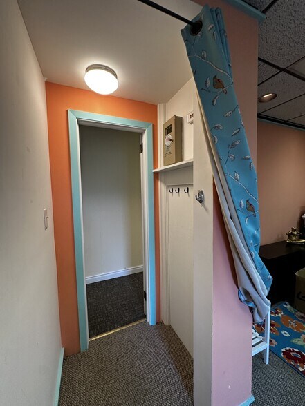 More Photos Of 910 Middle Country Rd, Selden Office For Lease