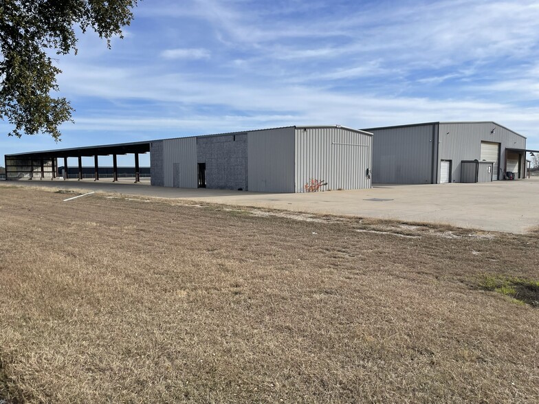 More Photos Of 801 E Mason, Mabank Industrial For Sale