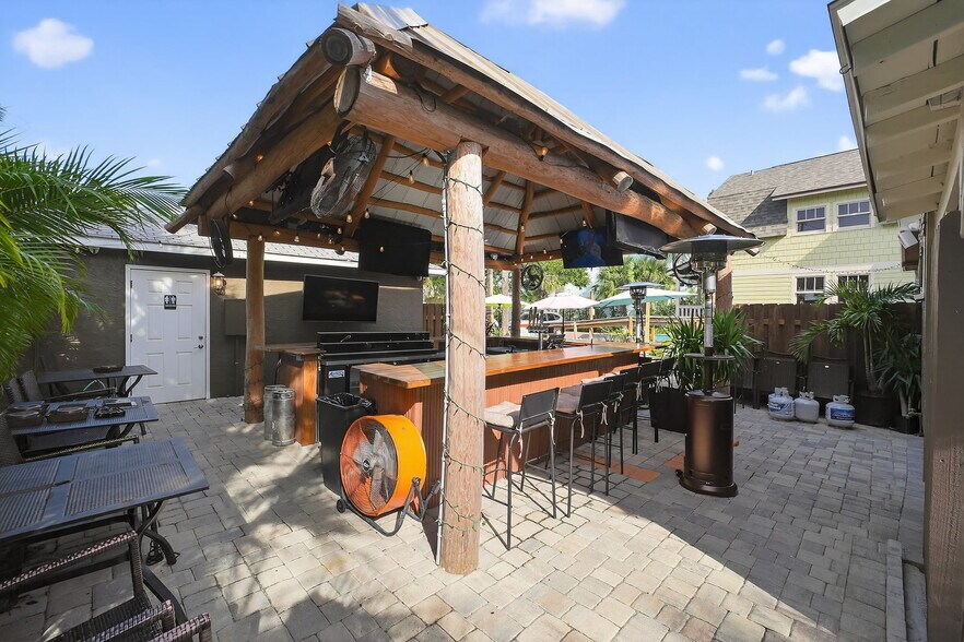 More Photos Of 314 Flagler Ave, New Smyrna Beach Storefront For Sale